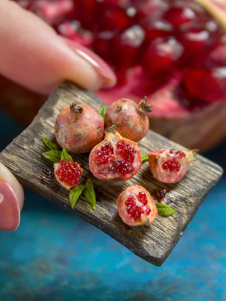 TUTORIAL Miniature polymer clay pomegranate with polymer clay