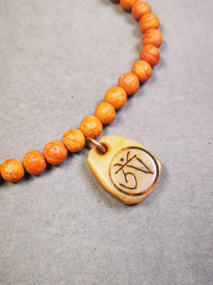 Gandhanra Tibetan Bone Carved Amulet,Om Pendant for Mala,Prayer Beads Accessories