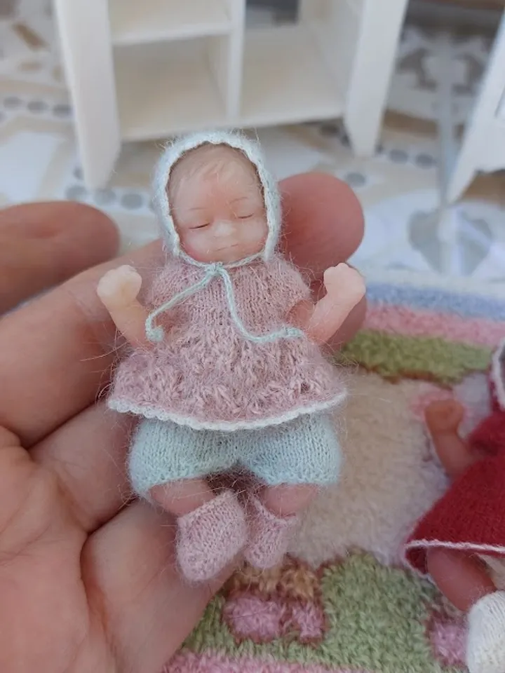 Miniature knit clothes  for ZURU mini baby doll 2,5 inches