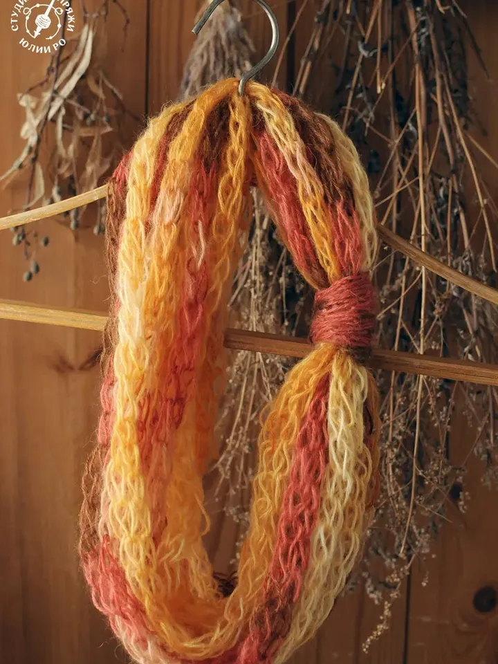 finger knit Snud-necklace