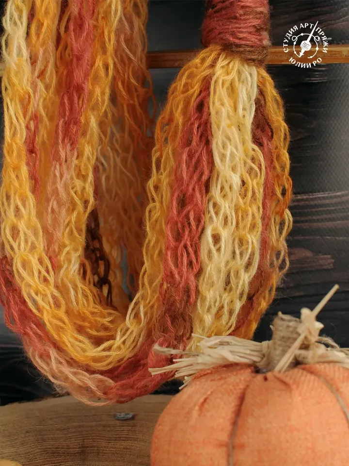 finger knit Snud-necklace