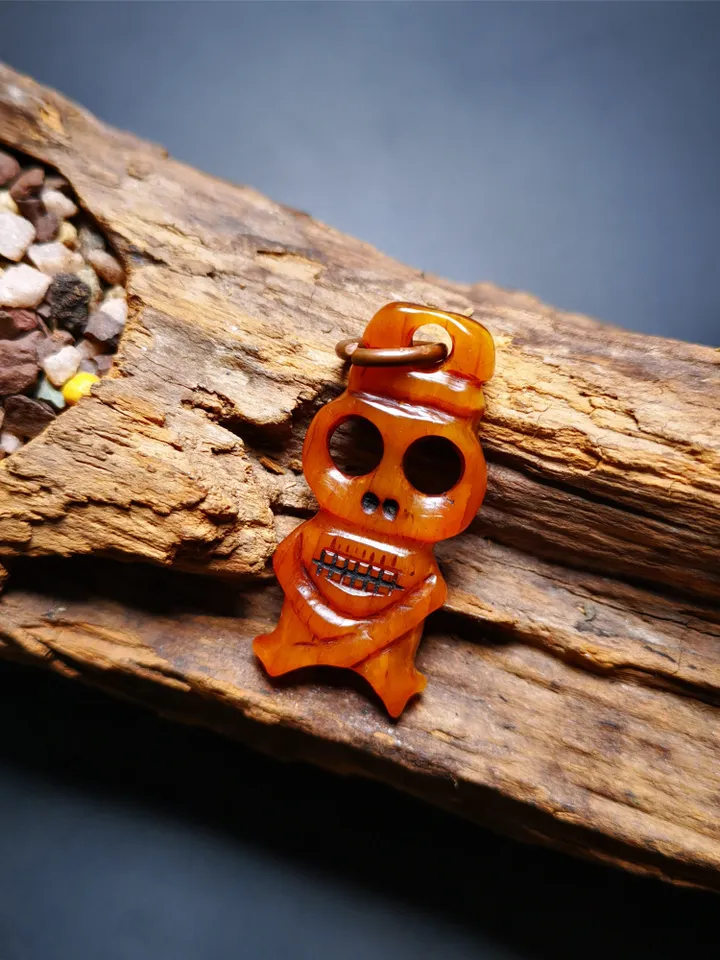 Gandhanra Tibetan Yak Bone Carved Amulet,Pirate Skull Pendant