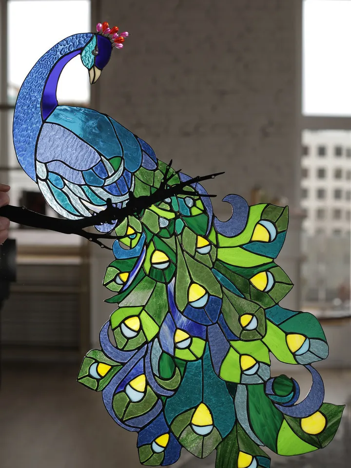 Peacock (Tiffany Stained Glass Art), Stained Glass Peacock – Tiffany Style Art, Elegant Tiffany Glass Peacock Wall Decor, Handcrafted Peacock in Stained Glass, Artistic Glass Peacock with Beaded Crest, Luxurious Stained Glass Bird – Peacock Design
