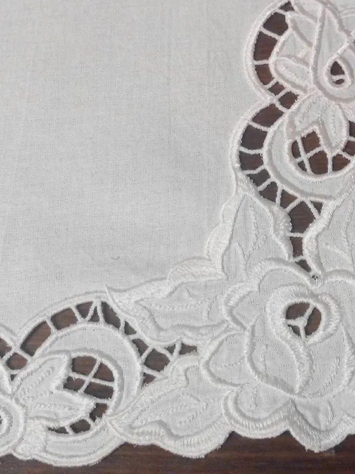 Napkin cutwork roses Embroidery Design