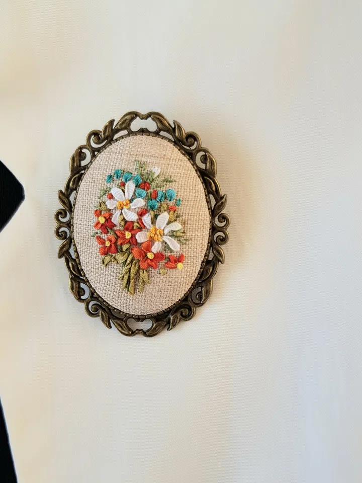 Hand embroidered brooch for her, embroidery jewelry, Mother day gift, ribbon embroidery,art.29
