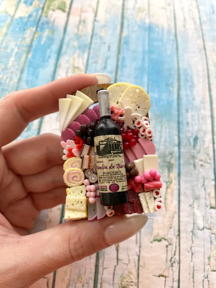Magnet Miniature Valentine Charcuterie Board with Polymer clay Souvenir