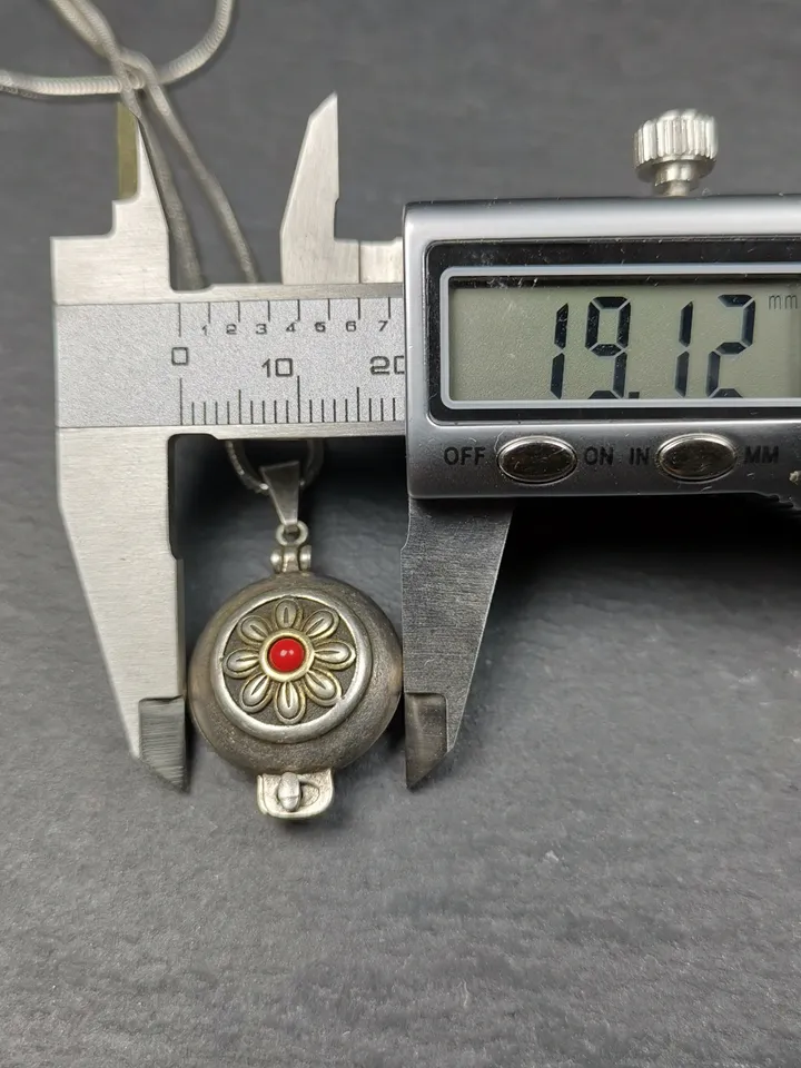 Gandhanra Handmade Antique Silver Gau Ghau Shrine, Flower Pattern Gau Box, Mini Tibetan Buddhist Altar Amulet Necklace