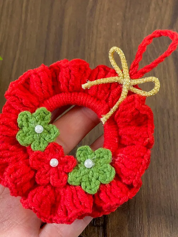 Crochet Ruffled Flower Wreath Pattern, DIY Red Christmas Ornament PDF, Handmade Festive Décor Tutorial, Beginner Holiday Craft Project
