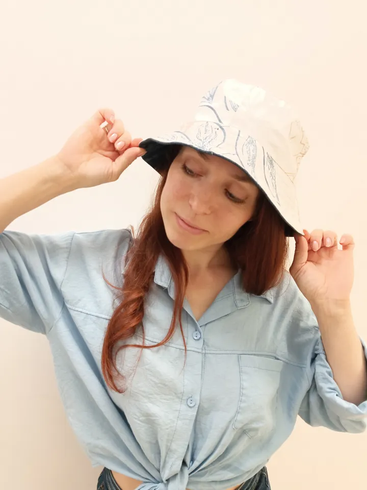 Stylish two-sided denim panama hat. It has a cotton lining