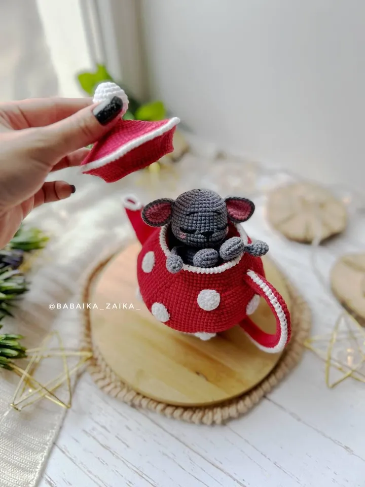 PDF Crochet Pattern Mouse in the Teapot, Amigurumi Decor pattern, Crochet mouse, Cute mouse, Pattern House, Crochet tea house