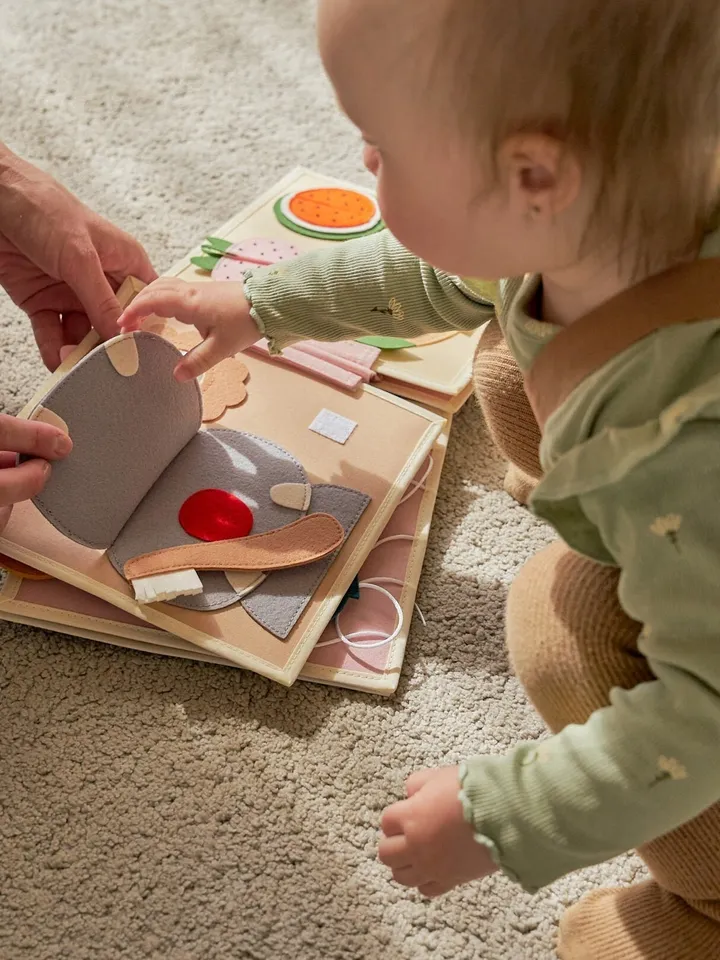 toddler quiet book, montessori quiet book for baby 1 year old, kinderkrama