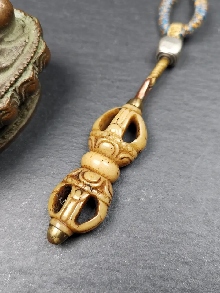 Gandhanra Old Tibetan Kapala Leg Bone Vajra Amulet | Blessed Dorje Pendant | Hand-Carved Tibetan Artifact | 41mm × 17mm