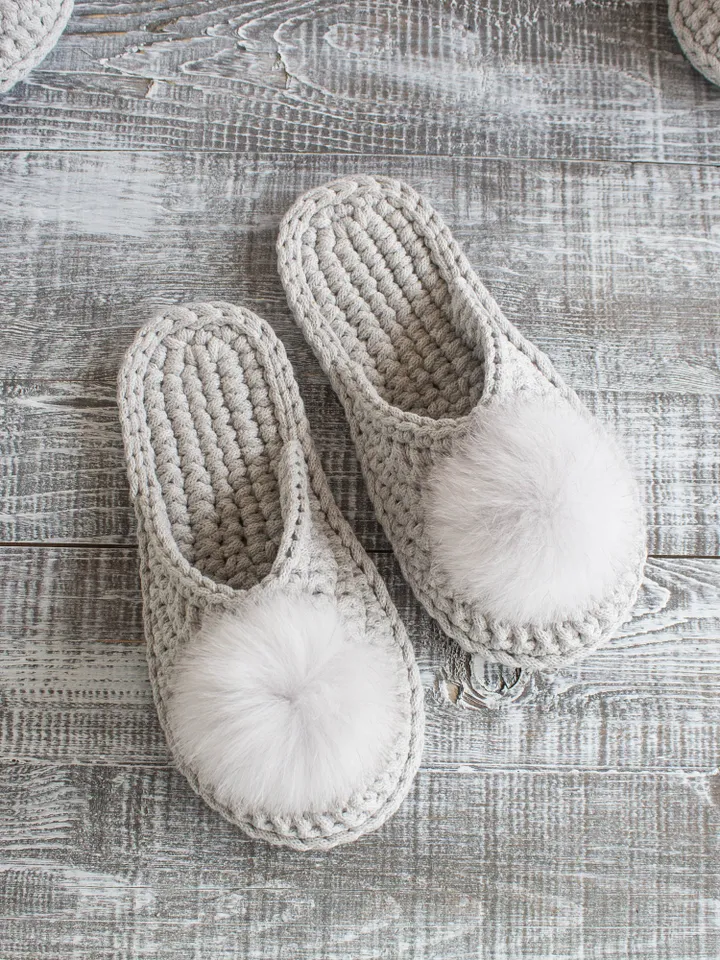 Bride slippers - Bridesmaid slippers - Bridesmaid gift