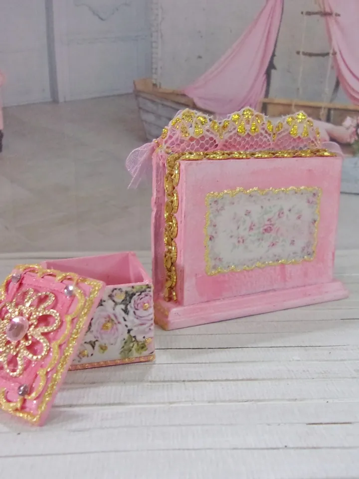 Miniature puppet theater for doll houses.1:12 scale.
