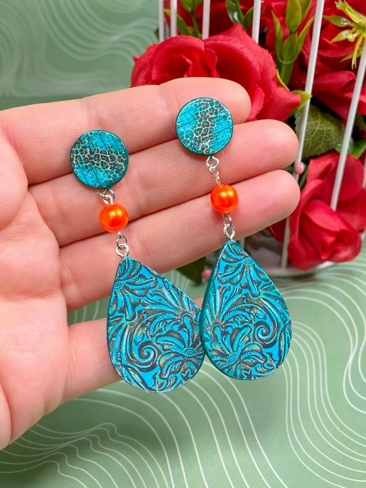 Bright set of handmade jewelry. Individual design.