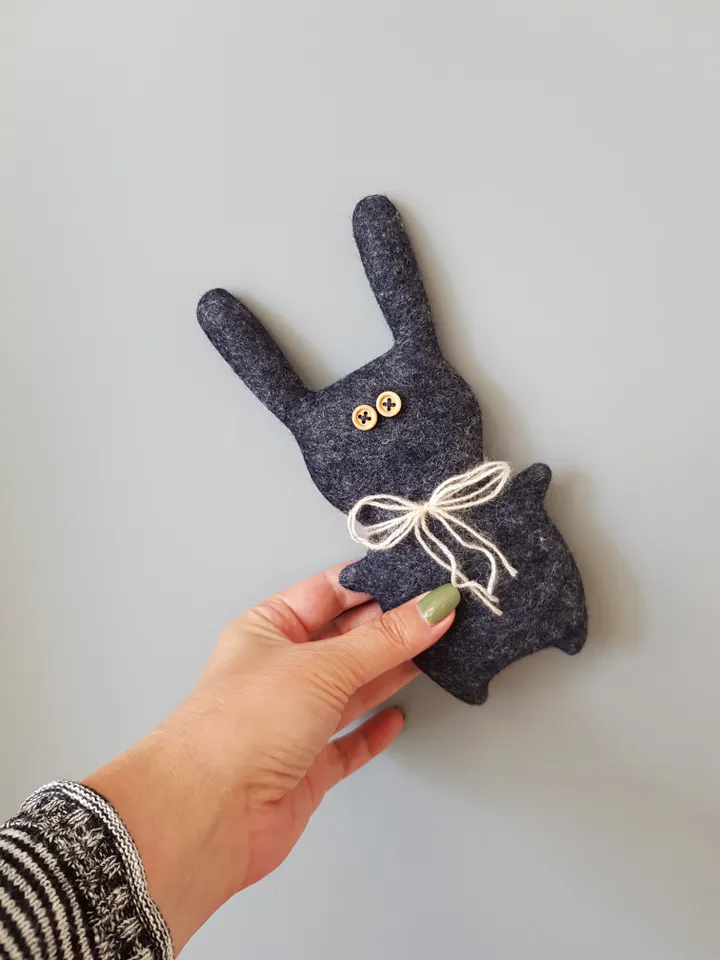 Felt Rabbit sewing pattern PDF, digital tutorial in English, Felt doll diy