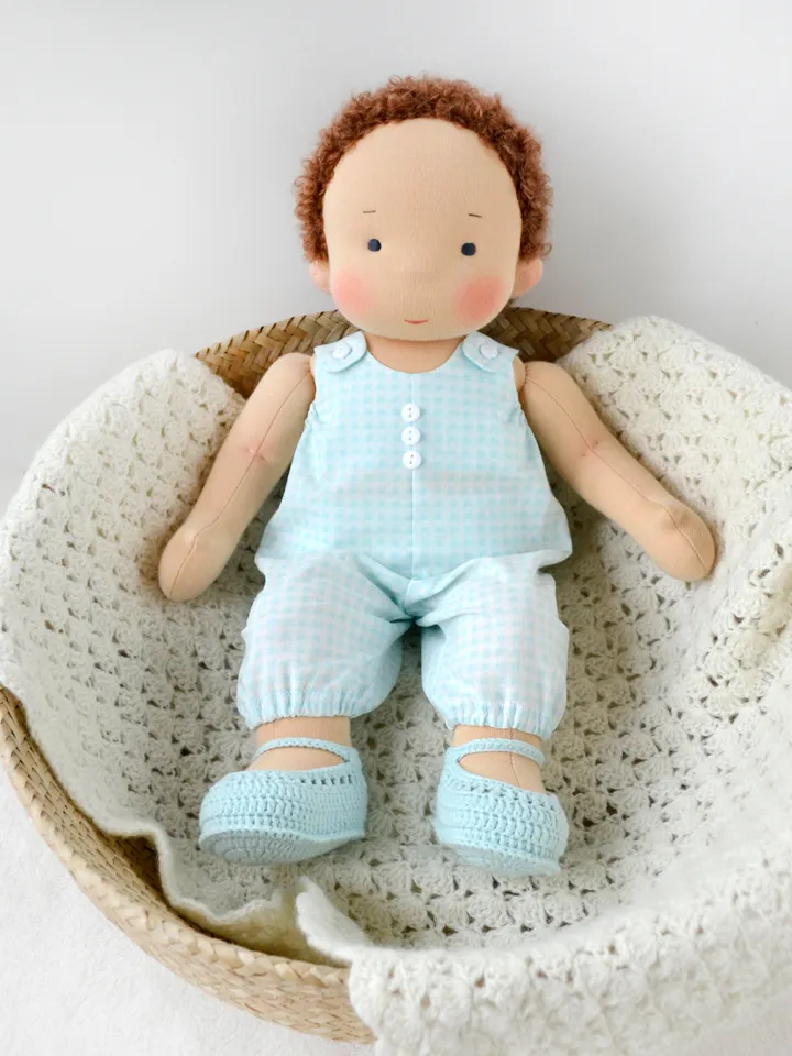 DIY clothes set for a Waldorf baby doll 14 inch (36 cm) tall. PDF sewing patterns and tutorials.