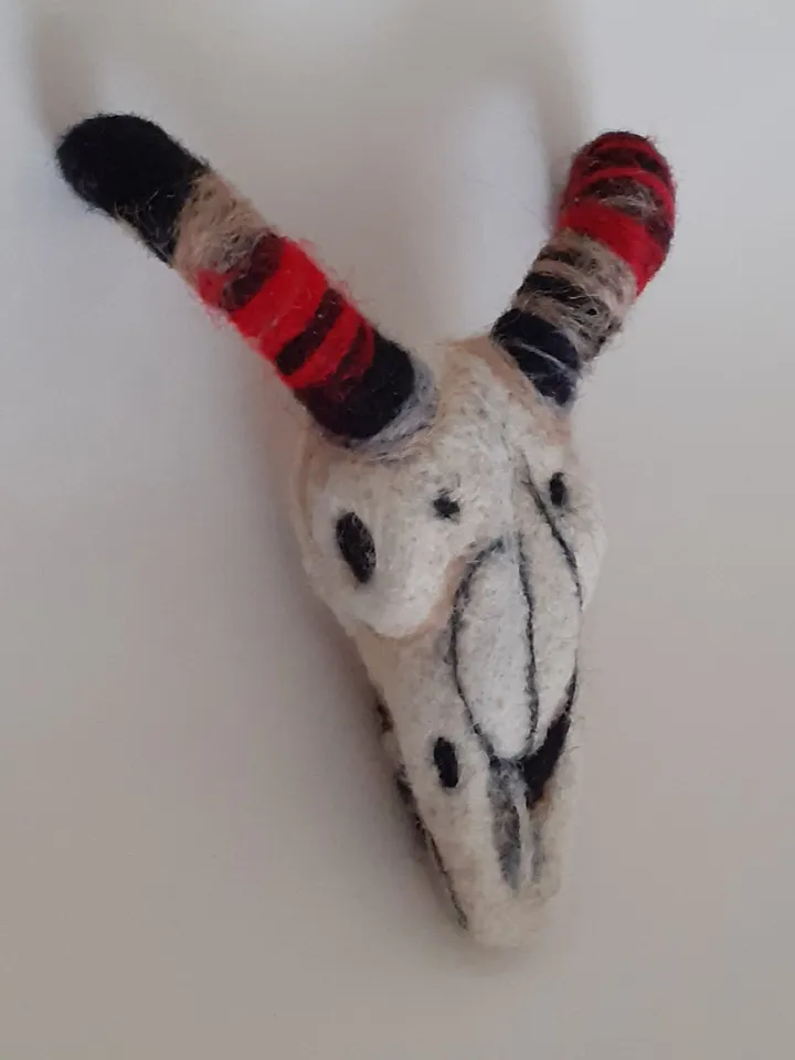 Satanic symbol goat skull brooch