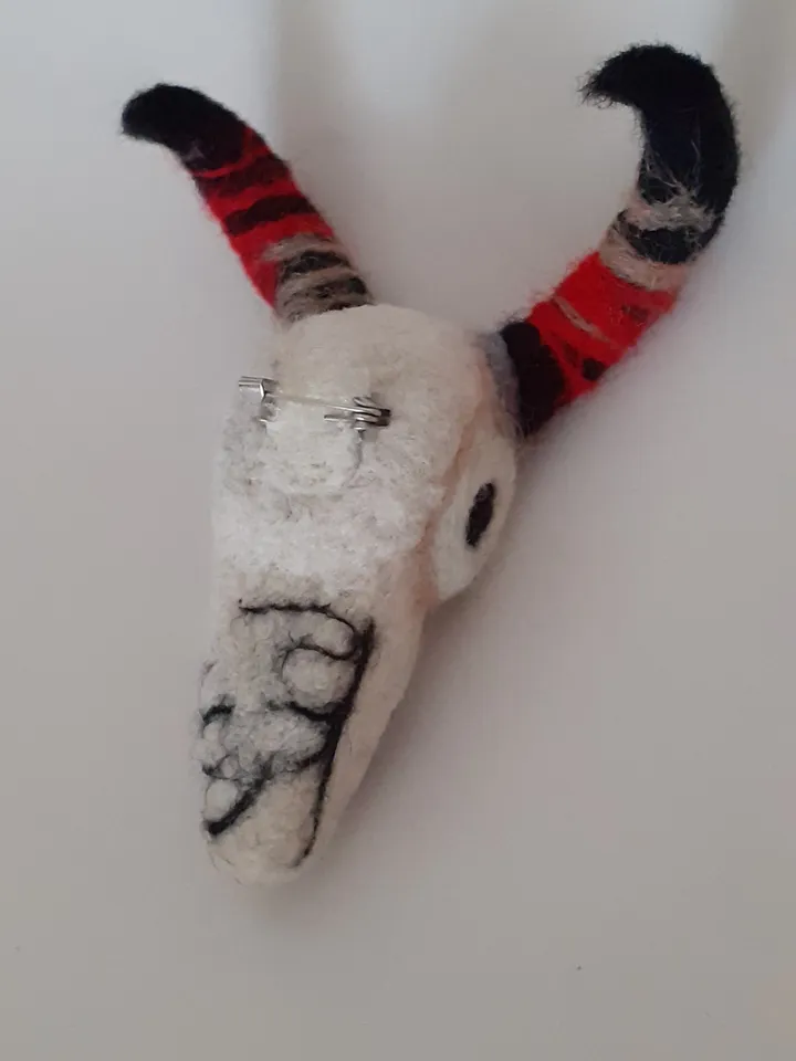 Satanic symbol goat skull brooch