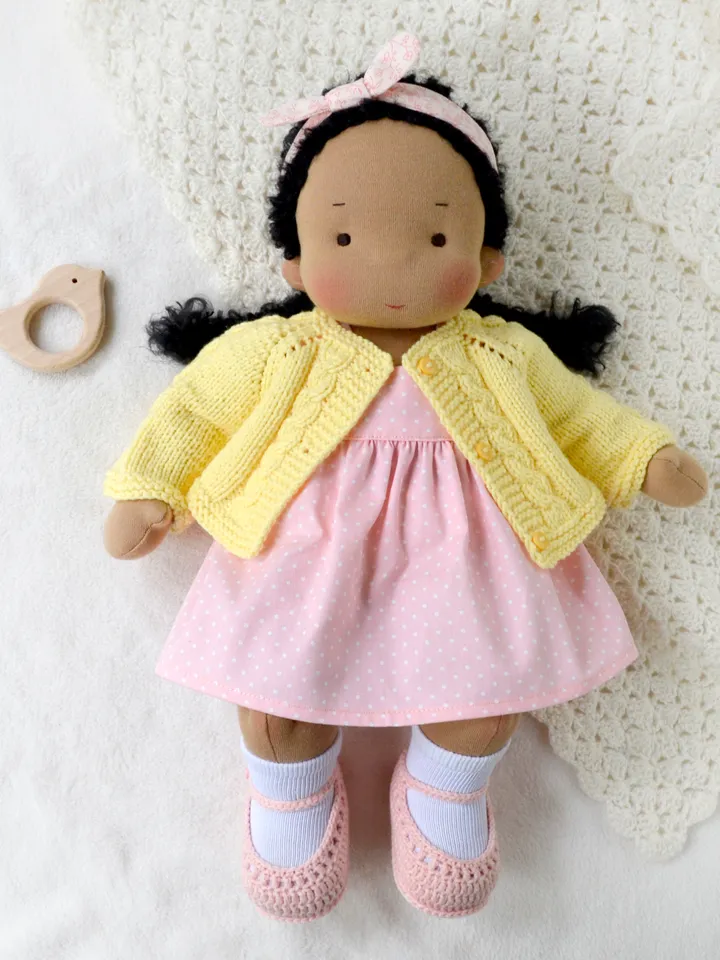 DIY Knitted cardigan for Waldorf dolls. 4 sizes. PDF knitting pattern and tutorial.