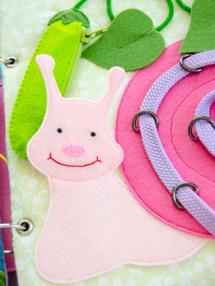 Snail, quiet book page, 20x20 cm, PDF sewing pattern, SVG file