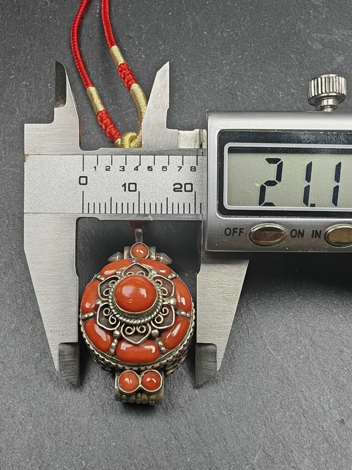 Gandhanra Handmade Gau Ghau Shrine, Round Tibetan Buddhist Altar Amulet Pendant,Unique Fotobox,Made of Coral and Silver
