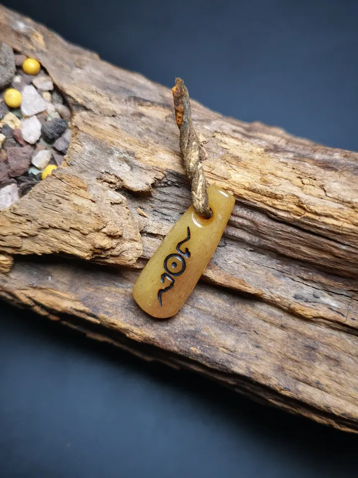 Gandhanra Tibetan Yak Bone Carved Amulet,Bead Counter Pendant,Mani Jewel Amulet for Mala,Prayer Beads