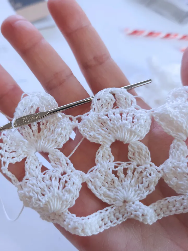 Wednesday Collar crochet pattern - video tutorial and written tutorial cosplays collar
