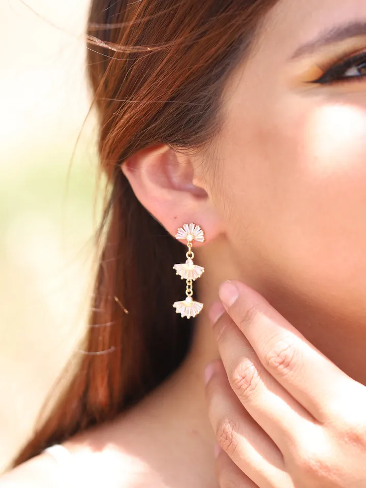 Art Deco Wedding Earrings, Bridal Statement Earrings, Vintage Wedding Jewelry, Fan Earrings, Champagne Gold Swarovski Crystal Bridal Jewelry