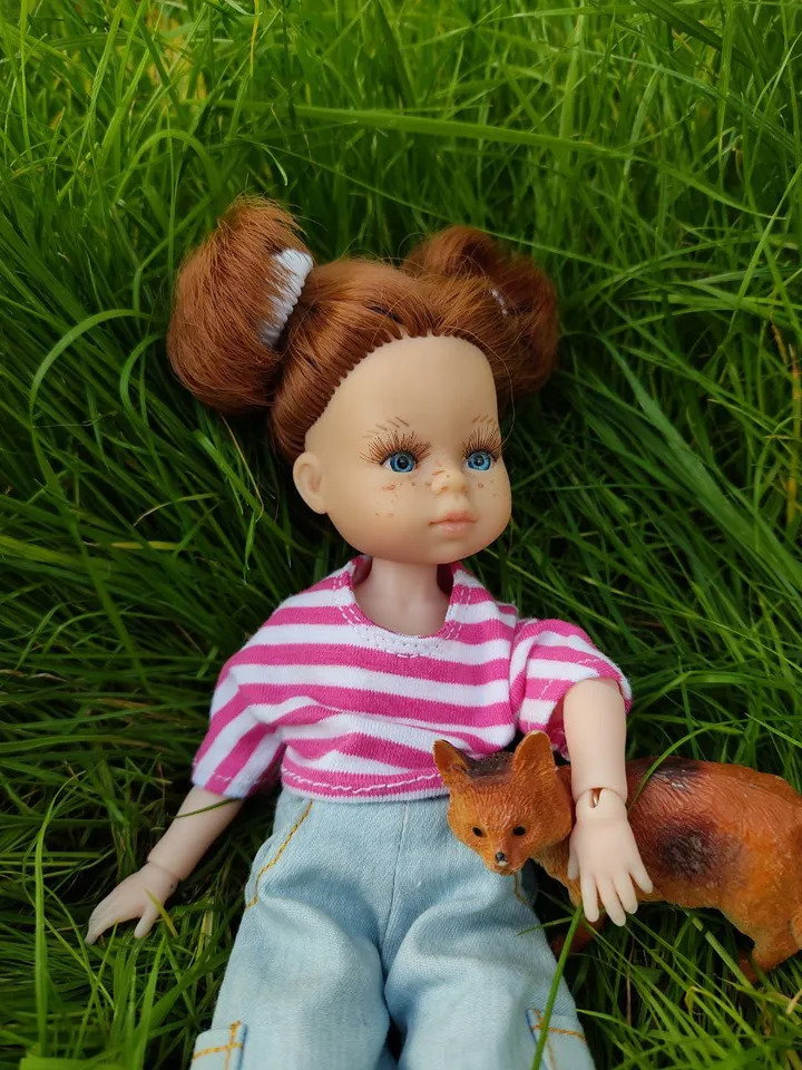 PDF sewing pattern for mini Paola Reina dolls.