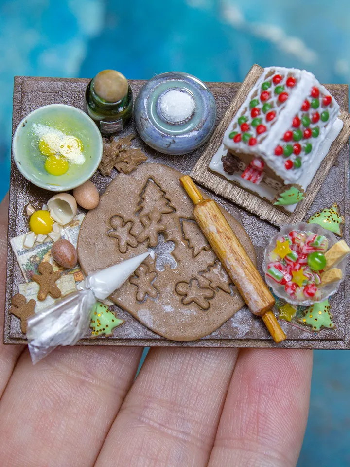 MINIATURE gingerbread house kit on a board 9
