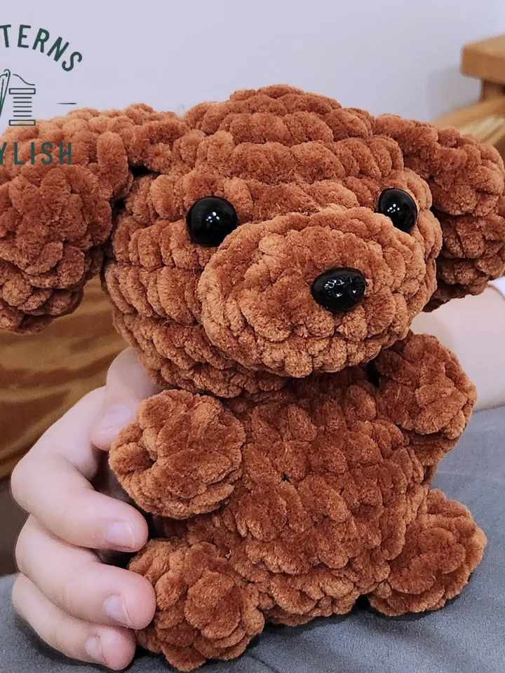 Charming Amigurumi Plush Dog Crochet Pattern in English, German, French and Spanish, heart crpchet pattern