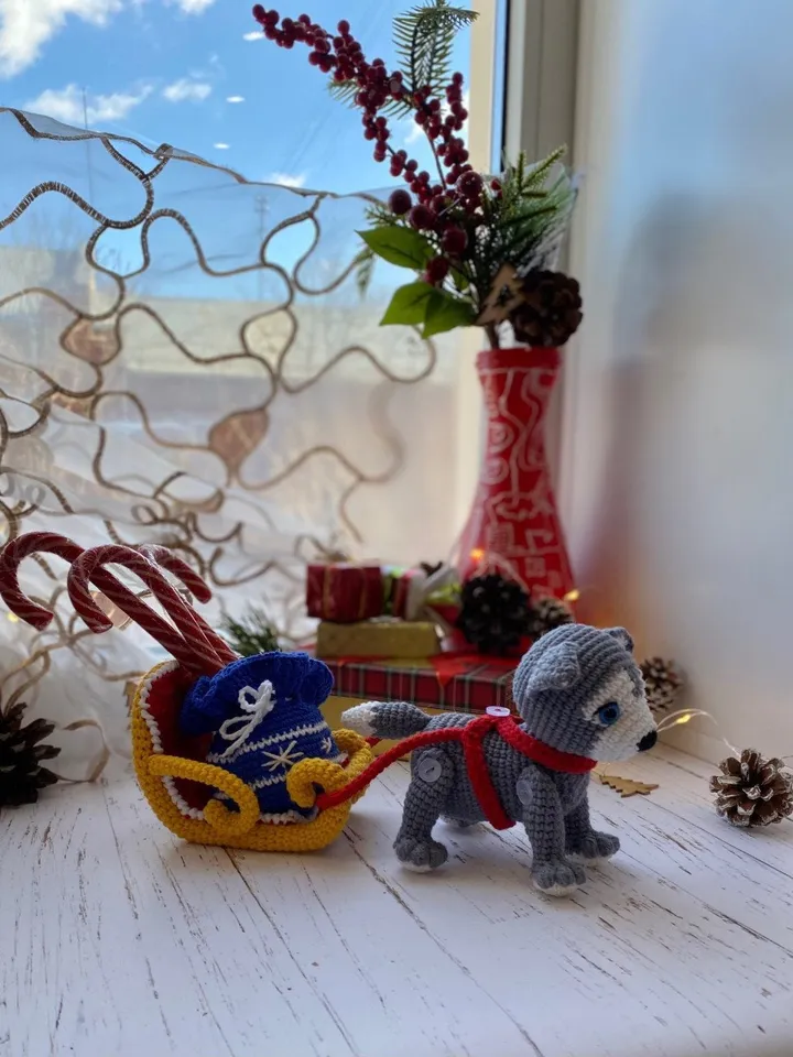 PDF Christmas Sleigh and Husky Crochet Pattern, Christmas decor, Santa's Sleigh Ornament, Amigurumi Christmas Pattern. Animal amigurumi