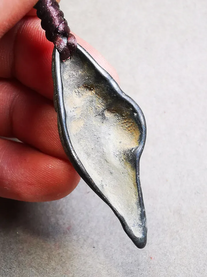 Gandhanra Antique Shankha(Divine Conch) Badge,Tibetan Buddhist Protective Amulet Pendant,Made of Thokcha,60 Years Old