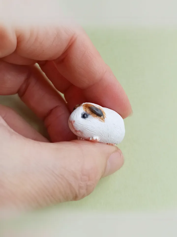 Custom guinea pig small figurine