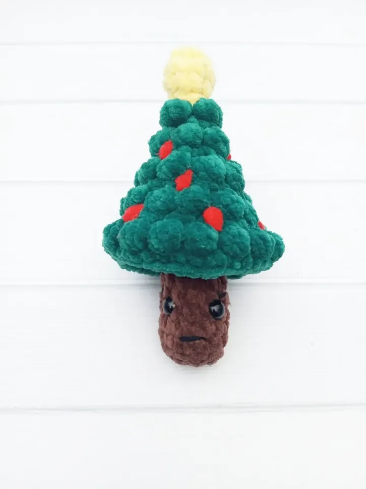 Itty bitty Christmas tree pops pattern