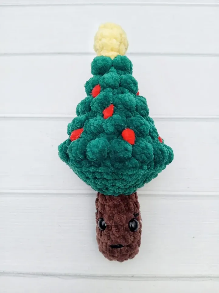 Itty bitty Christmas tree pops pattern