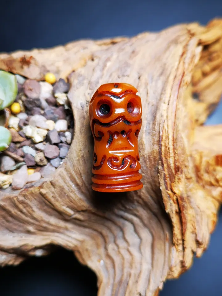 Gandhanra Tibetan Amulet,Yak Bone Carved Skull Sītavana Pendant, Hand-carved Skull Pendant for Prayer Bead/Necklace