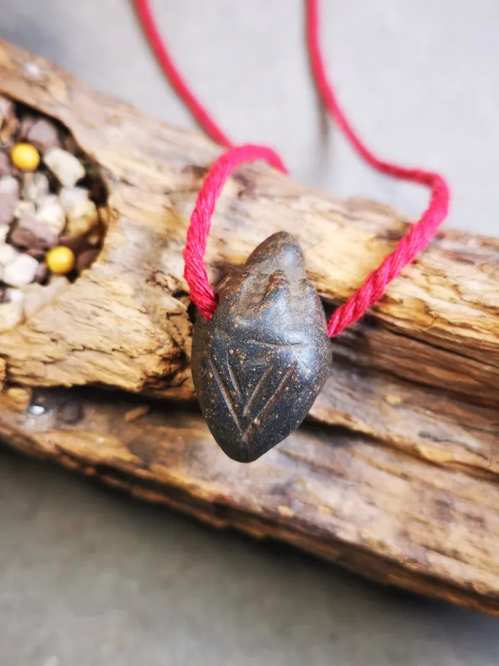 Gandhanra Old Tibetan Niang La Tsa Tsa Statue Amulet , Small Stupa,Pagoda Pendant,50 Years Old