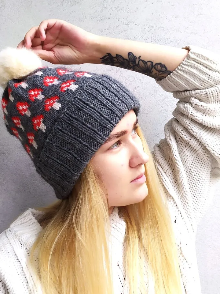 Warm knitted pompom hat