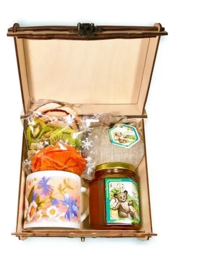 Gift set in a wooden box with honey "Wild flowers"