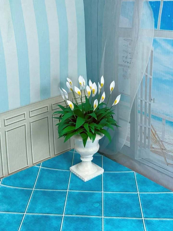 Flower for a dollhouse in 1:12 scale. Miniature dollhouse. Handmade. Plant for a doll.