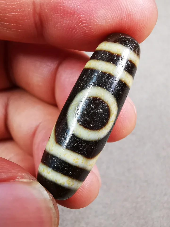 Gandhanra Tibetan One Eyed Mountain Peak Dzi Bead,Tibetan Chung,Wealth Amulet,Small Size 36*11 mm