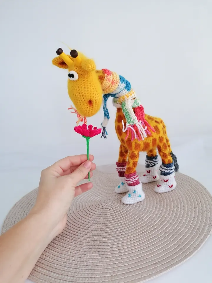 cute crochet giraffe