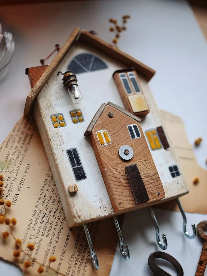 Wooden white house, House wood keyholder, driftwoodart, handmade housekeeper, small houses