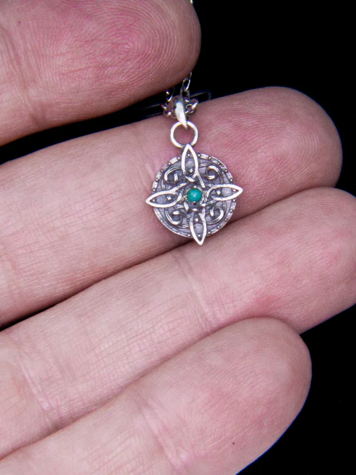 Tiny Amulet of Mara Pendant / Tiny amulet of Mara earstud / Mara jewelry set / Skyrim Oblivion Morrowind cosplay