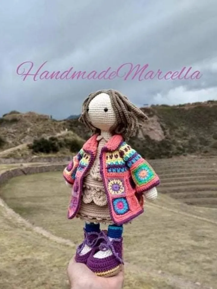 Zoey Doll β Hippie Amigurumi Doll 32 cm β Articulated Crochet Doll β Handmade Cotton Collectible β Boho Gift β By HandmadeMarcella