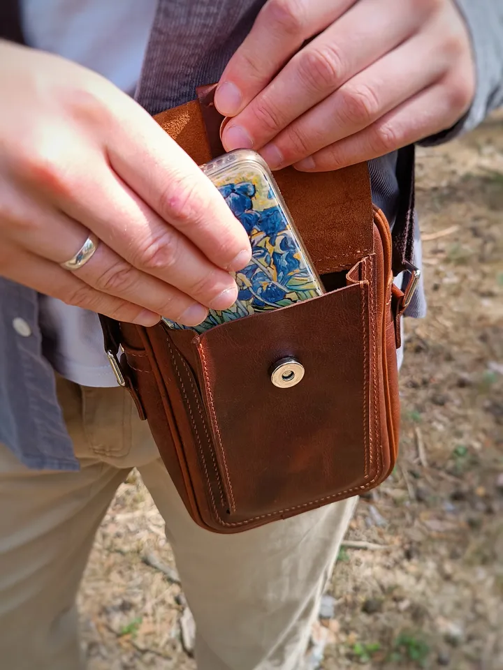 PDF Men's crossbody bag pattern - Download PDF. Men's phone bag.
