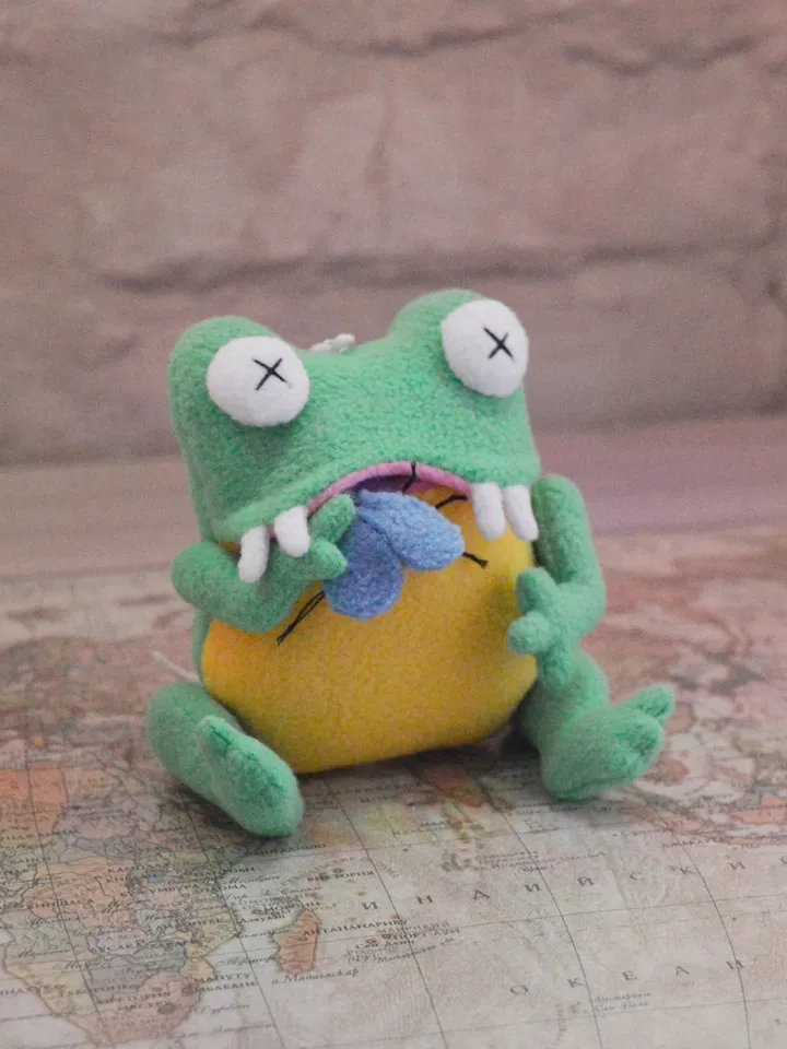 Fleece Frog Plush Pattern β PDF Softie with Insect Friend