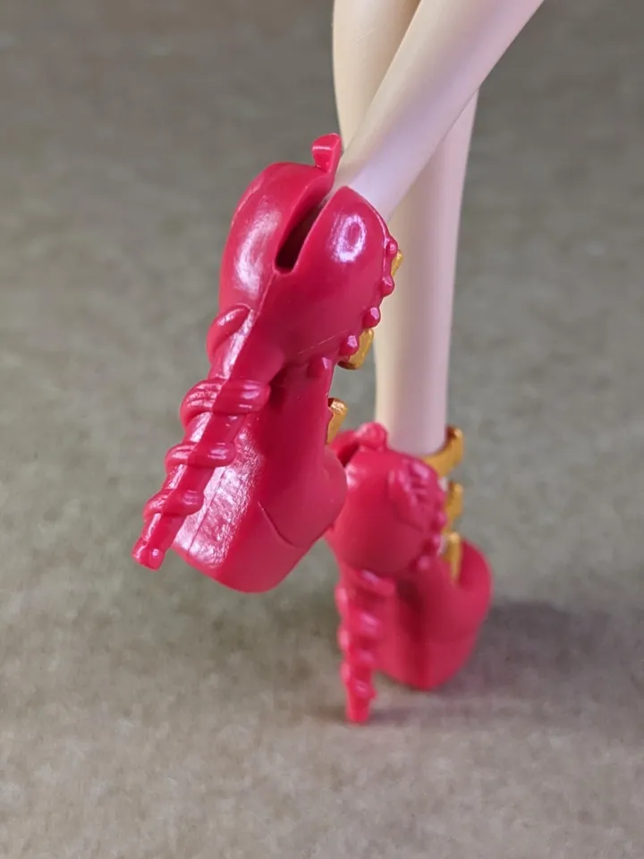 Red shoes with high heels for 10.5 inch female dolls (MH, EAH)